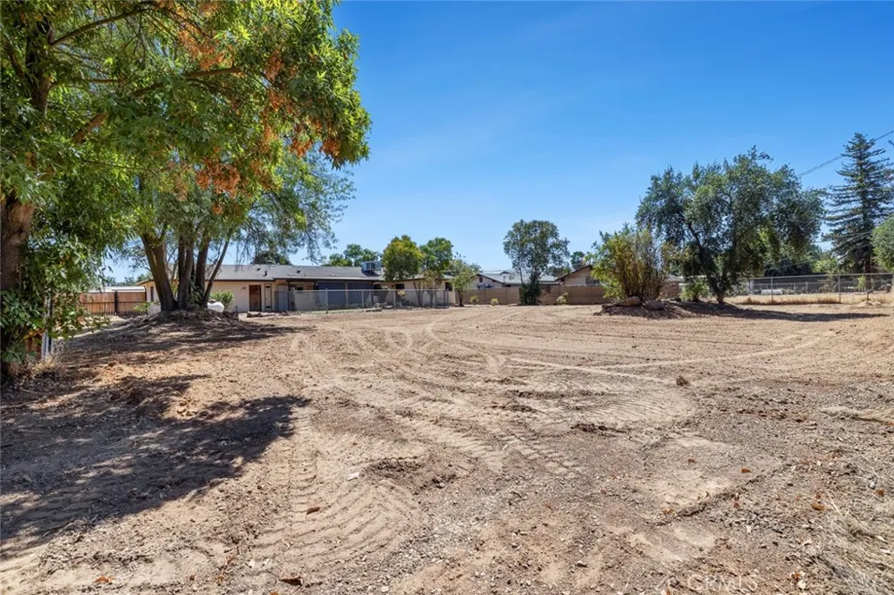 11914 Charlton Road Madera, CA 93636