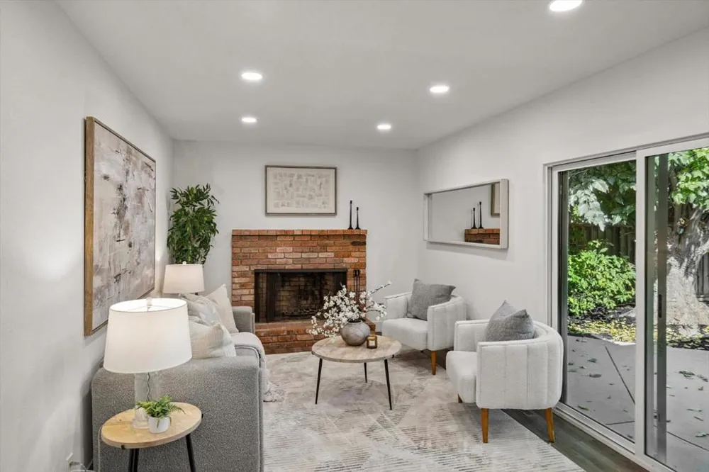 3345 Valley Square Lane San Jose, CA 95117