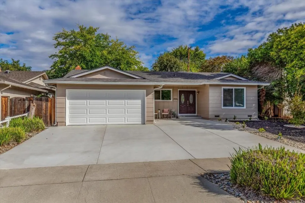 3345 Valley Square Lane San Jose, CA 95117