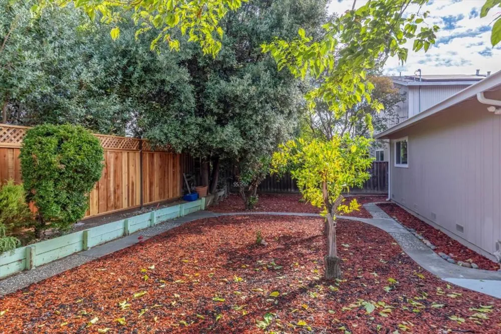 3345 Valley Square Lane San Jose, CA 95117