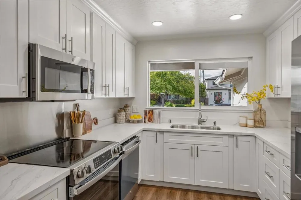 3345 Valley Square Lane San Jose, CA 95117