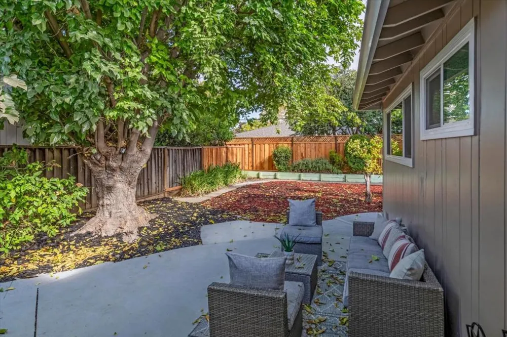 3345 Valley Square Lane San Jose, CA 95117