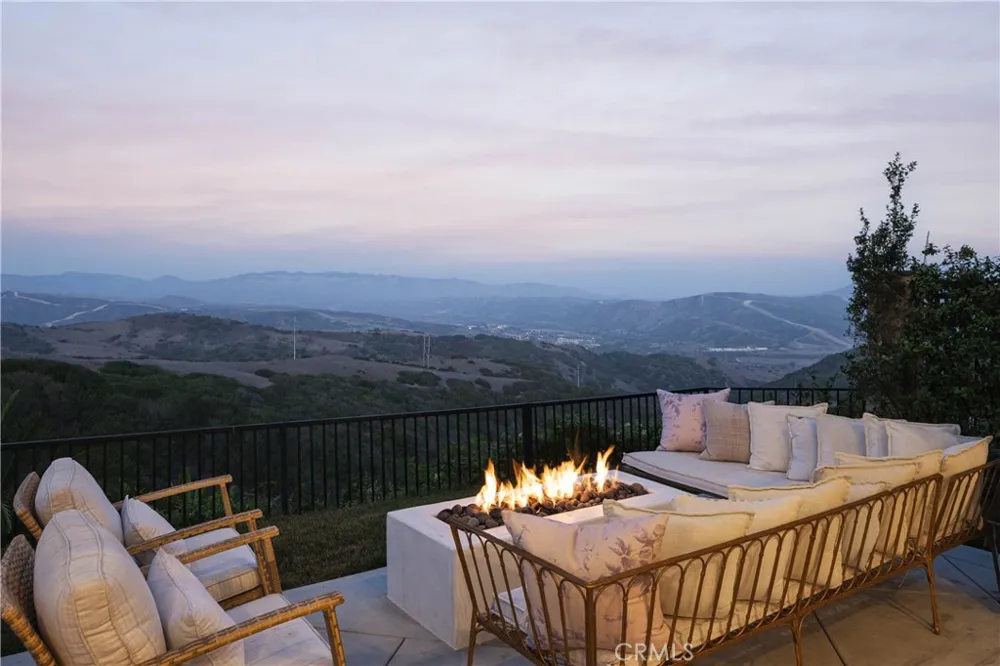 21 Calle Ameno San Clemente, CA 92672