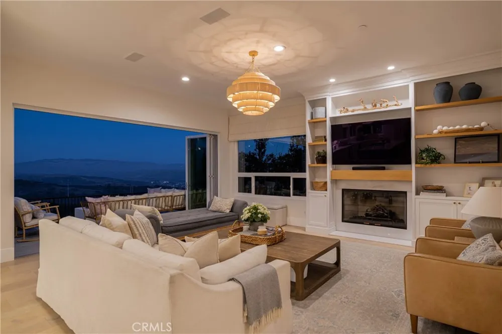 21 Calle Ameno San Clemente, CA 92672