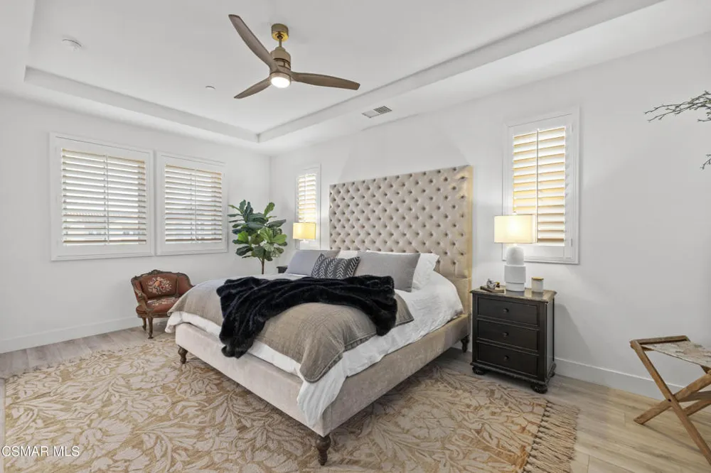 20811 W Bur Oak Circle Porter Ranch, CA 91326