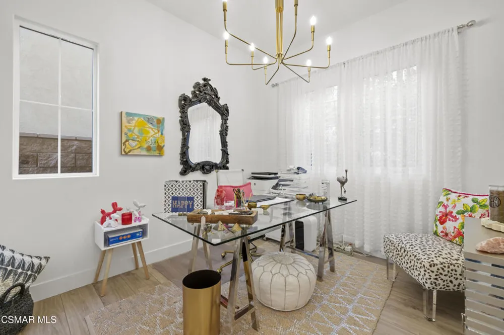 20811 W Bur Oak Circle Porter Ranch, CA 91326