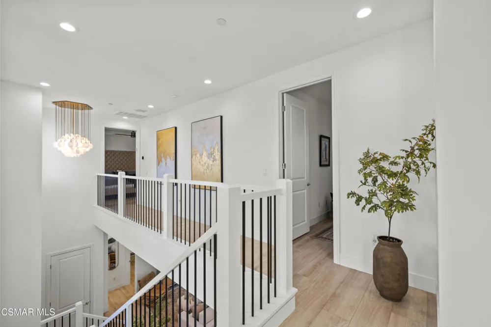 20811 W Bur Oak Circle Porter Ranch, CA 91326