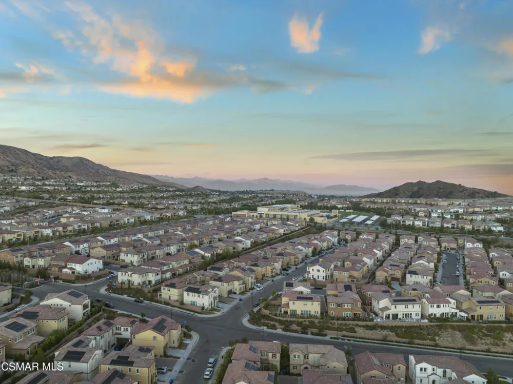 20811 W Bur Oak Circle Porter Ranch, CA 91326
