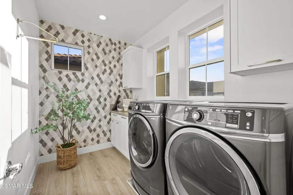 20811 W Bur Oak Circle Porter Ranch, CA 91326
