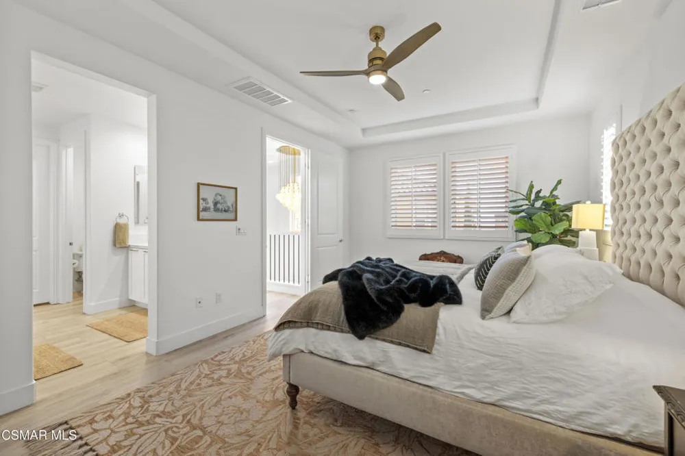 20811 W Bur Oak Circle Porter Ranch, CA 91326