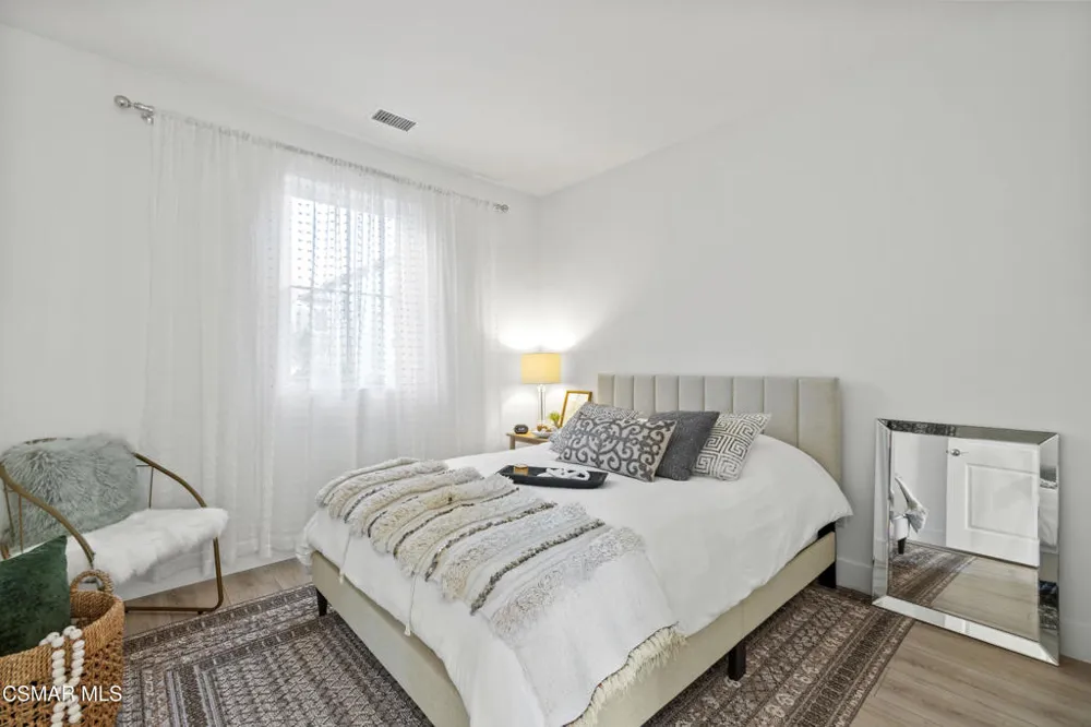 20811 W Bur Oak Circle Porter Ranch, CA 91326