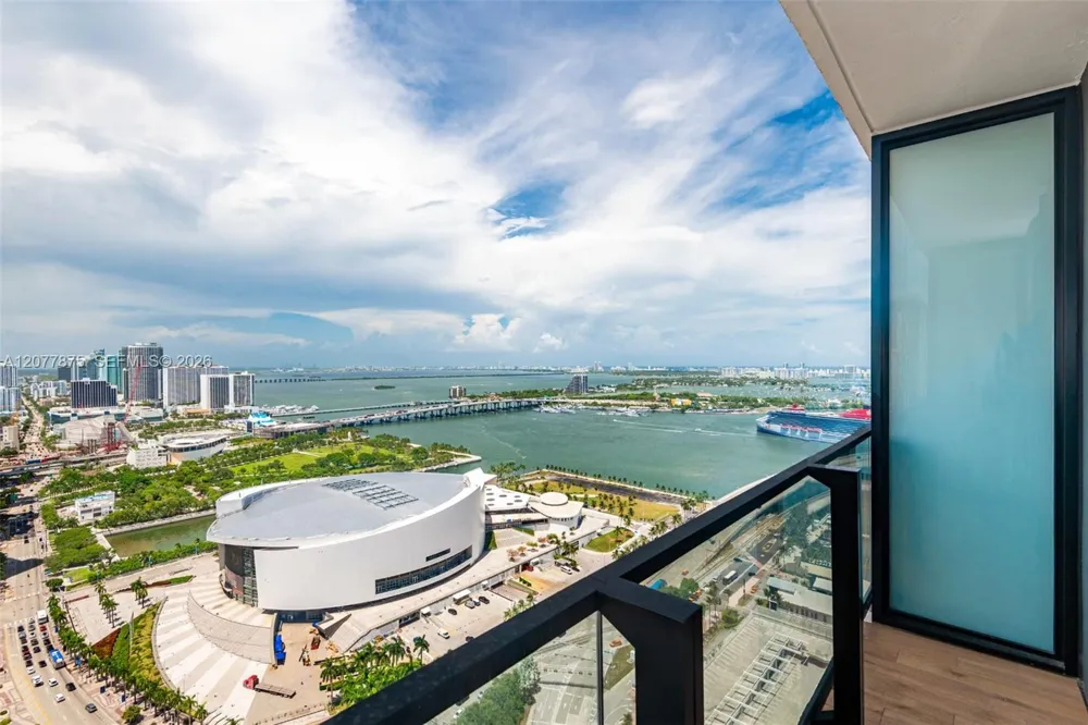 398 NE 5th St #3104 Miami, FL 33132