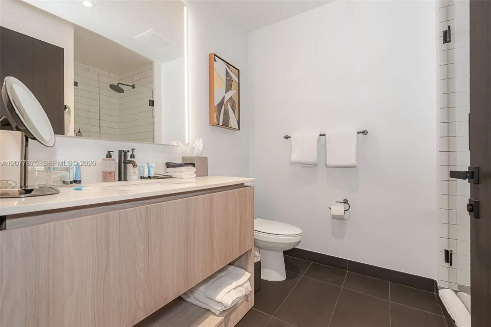 398 NE 5th St #3104 Miami, FL 33132