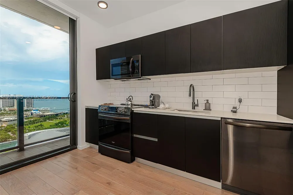 398 NE 5th St #3104 Miami, FL 33132