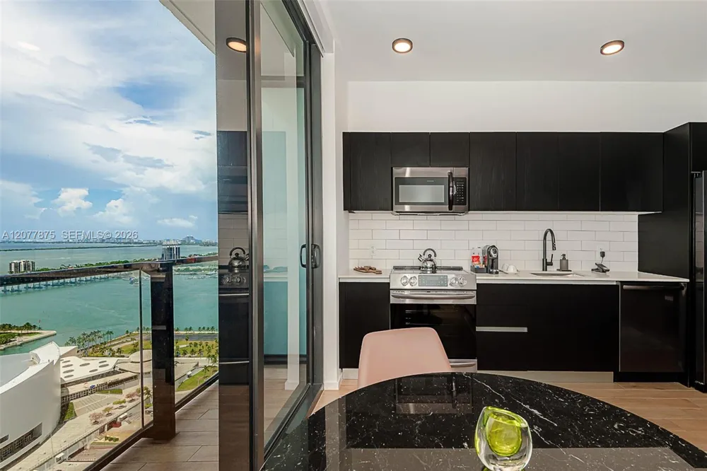 398 NE 5th St #3104 Miami, FL 33132