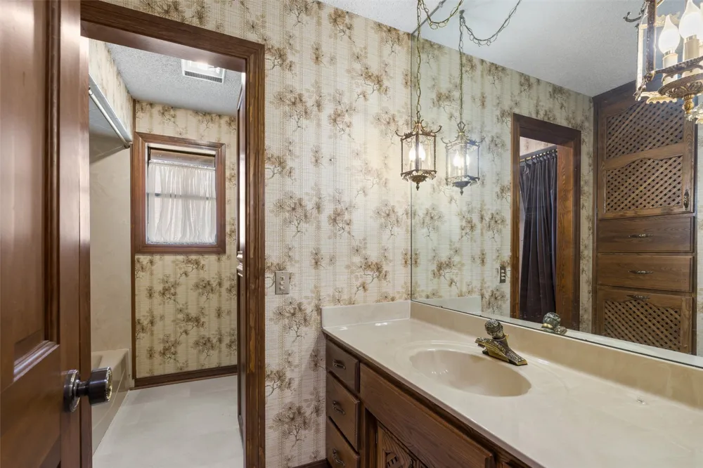 2508 Chapel Hill Bartlesville, OK 74006