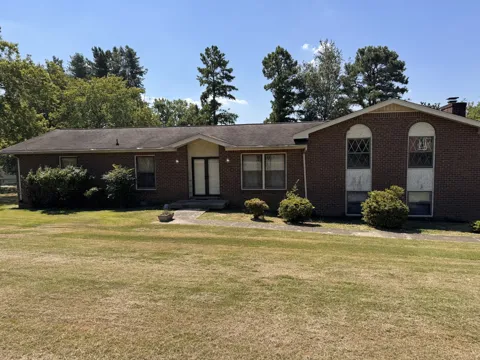 215 River Dr