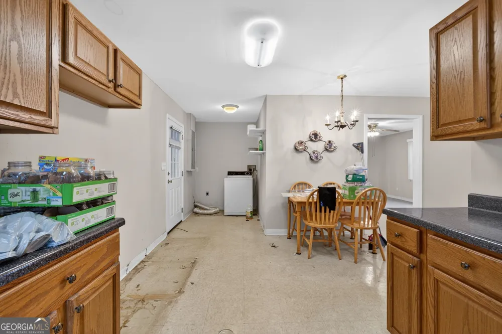 402 Tom Bell RD Milner, GA 30257
