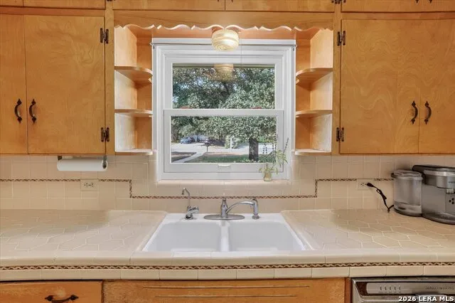 2611 DANBURY ST San Antonio, TX 78217