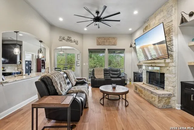 922 Santa Cruz Ln New Braunfels, TX 78132
