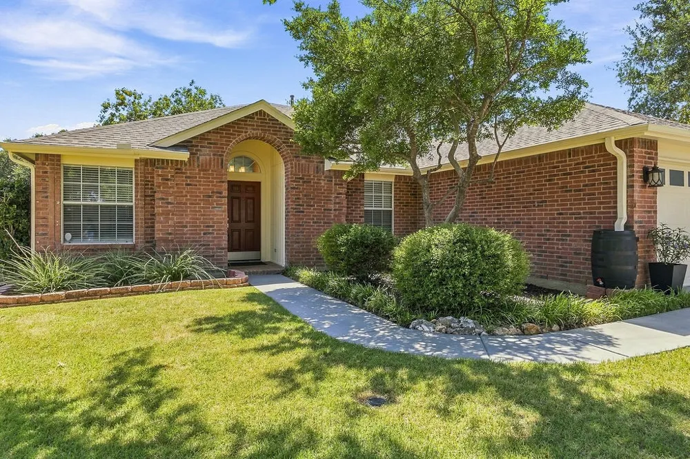 817 Redding Drive Saginaw, TX 76131