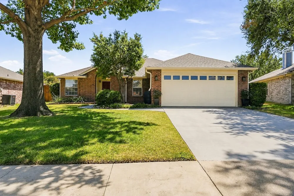 817 Redding Drive Saginaw, TX 76131
