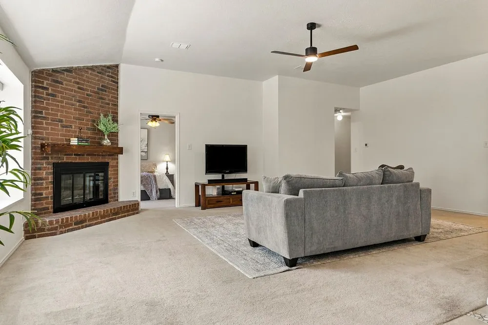 817 Redding Drive Saginaw, TX 76131