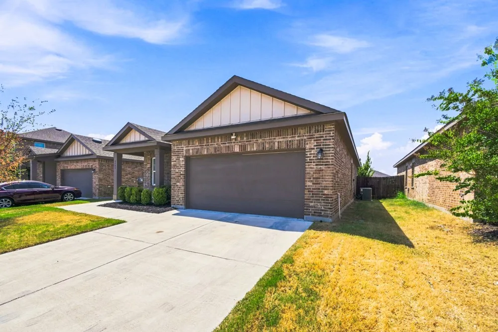 8405 Hawkview Drive Fort Worth, TX 76179