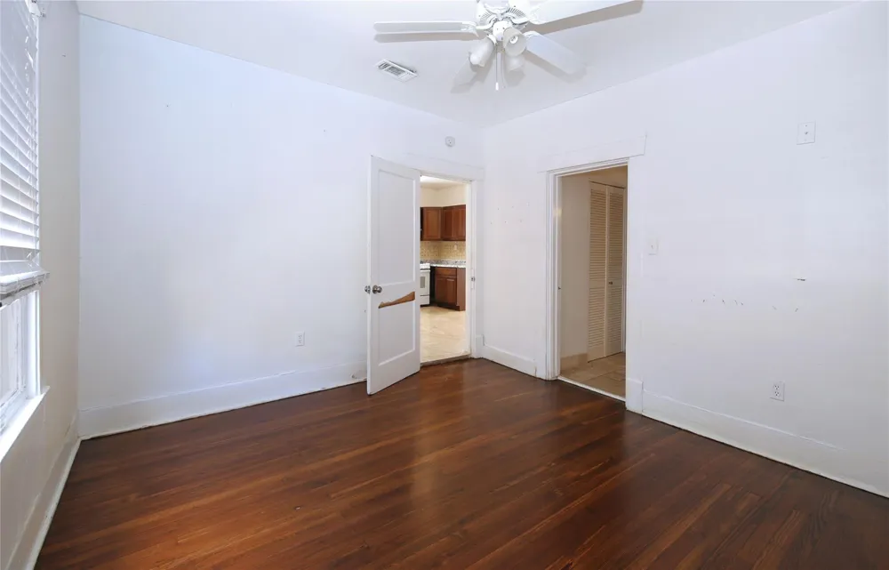120 Edgewood Houston, TX 77011