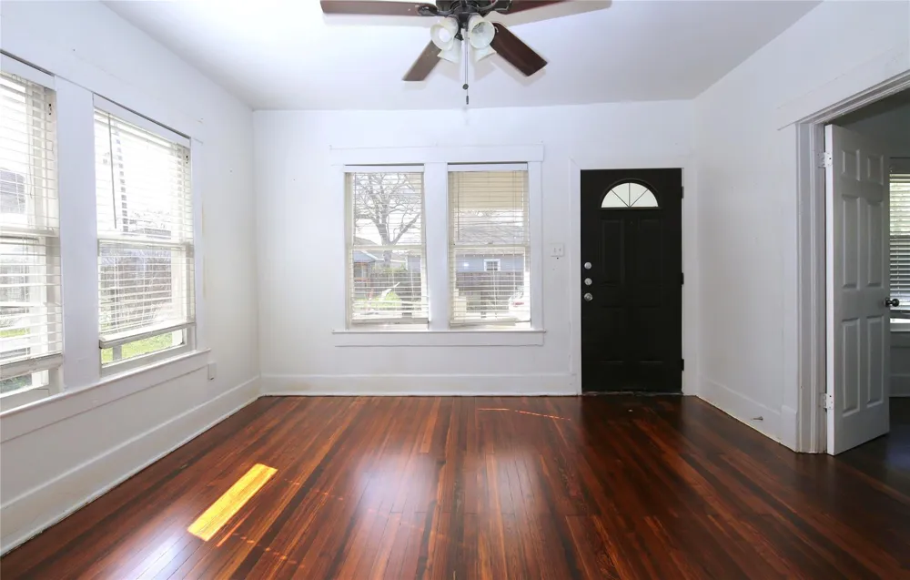 120 Edgewood Houston, TX 77011