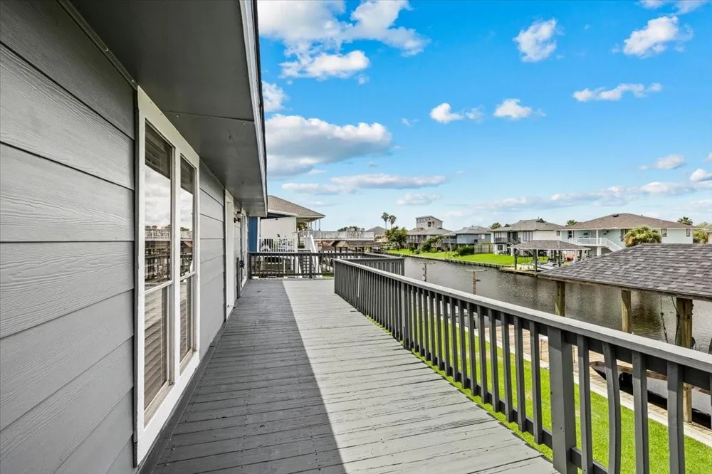 997 Redfish Street Bayou Vista, TX 77563