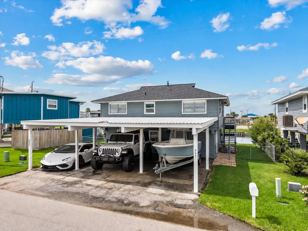 997 Redfish Street Bayou Vista, TX 77563