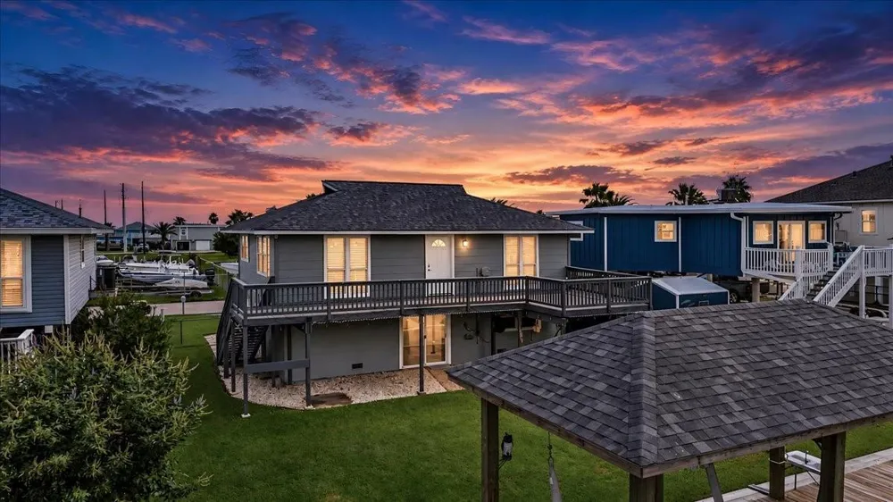 997 Redfish Street Bayou Vista, TX 77563