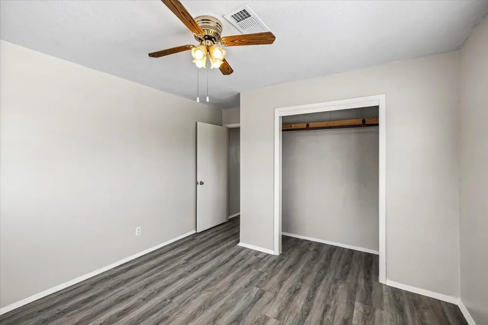997 Redfish Street Bayou Vista, TX 77563