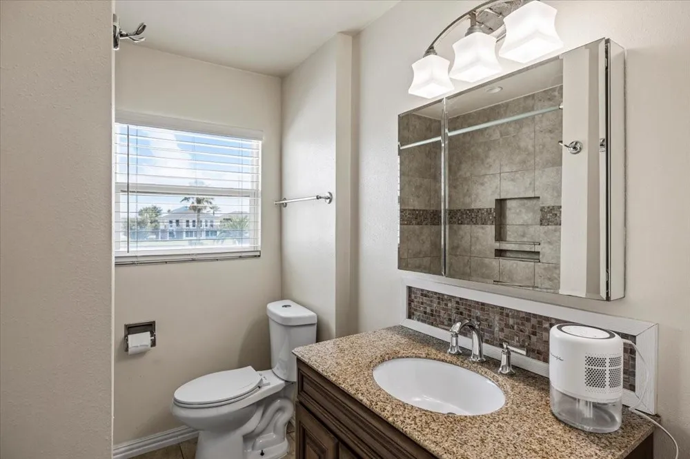 997 Redfish Street Bayou Vista, TX 77563