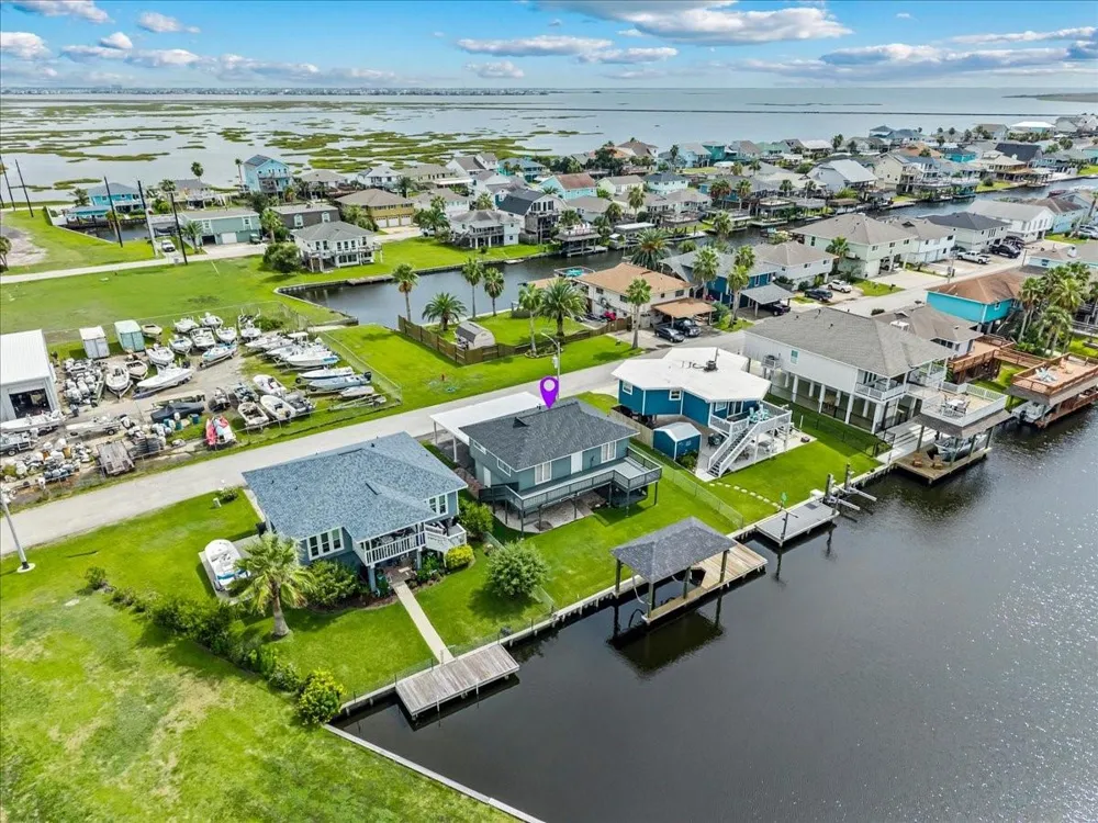 997 Redfish Street Bayou Vista, TX 77563