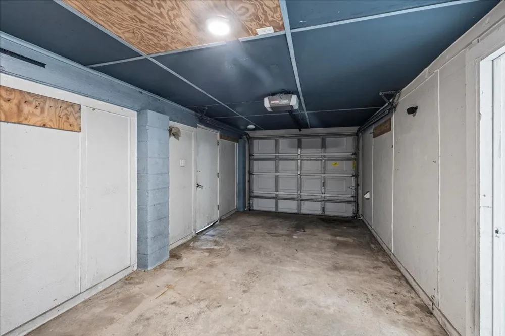 997 Redfish Street Bayou Vista, TX 77563