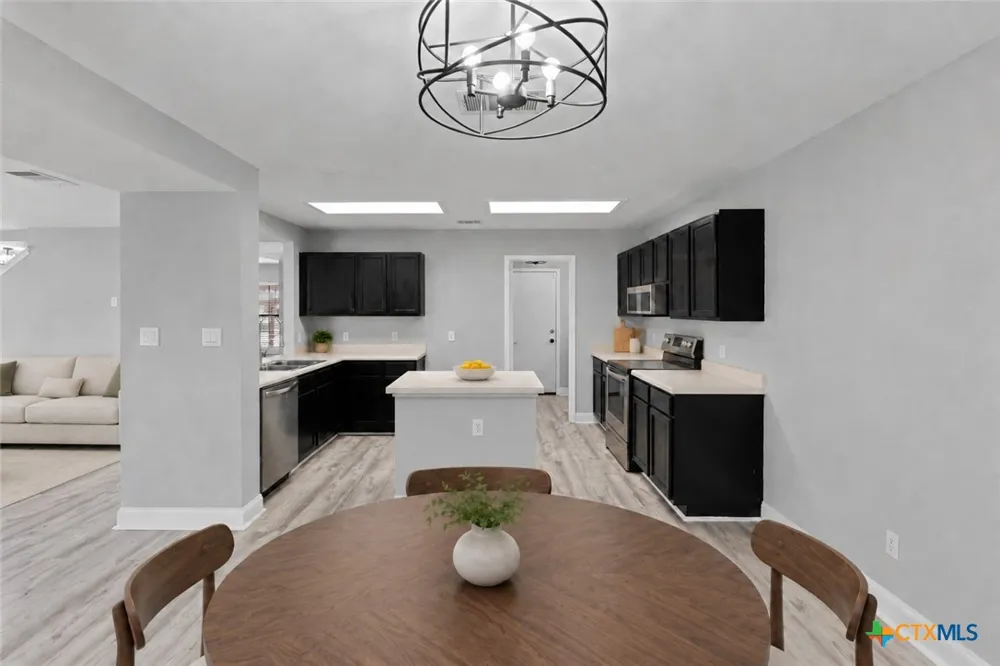 551 Thicket Lane Kyle, TX 78640