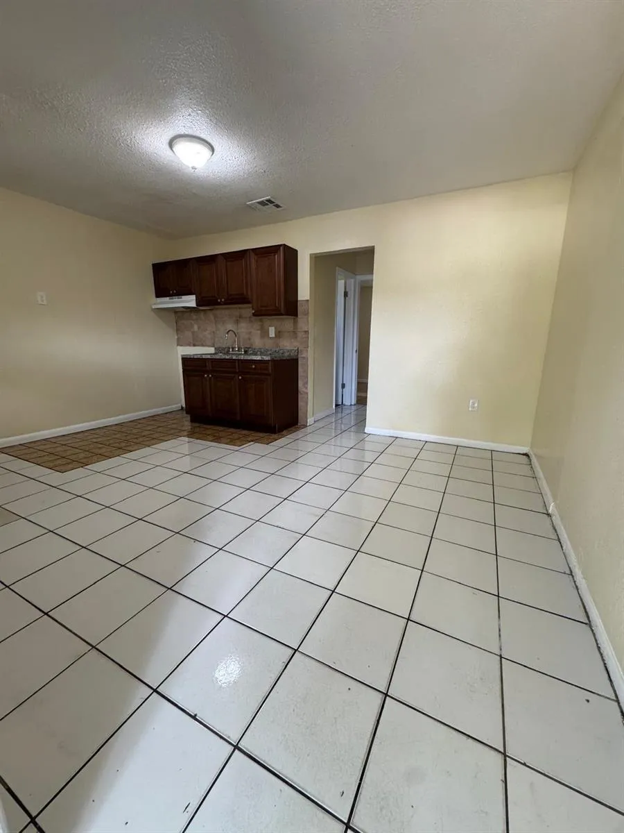 200 NW 14TH STREET #1-5 Pompano Beach, FL 33060