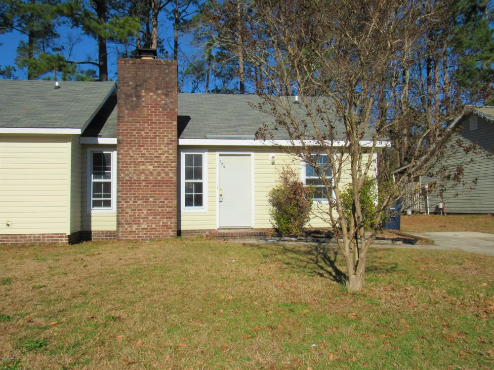 325 W Frances Street Jacksonville, NC 28546