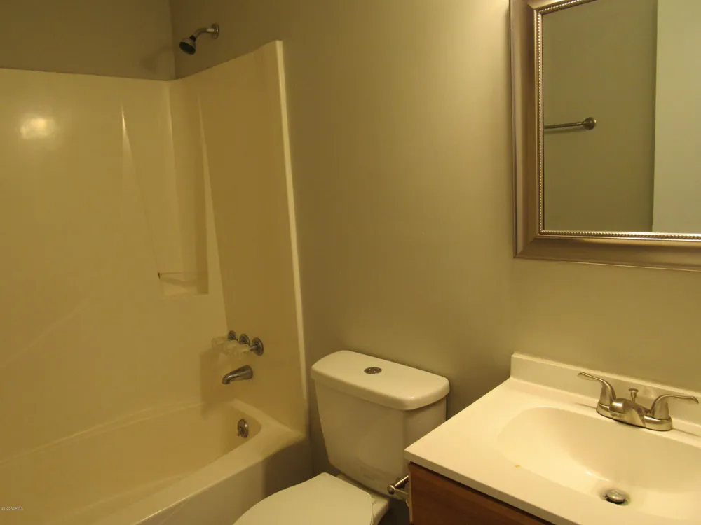 325 W Frances Street Jacksonville, NC 28546