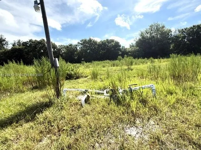 3003 Hicks Rd Lorida, FL 33857