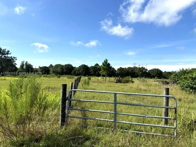 3003 Hicks Rd Lorida, FL 33857