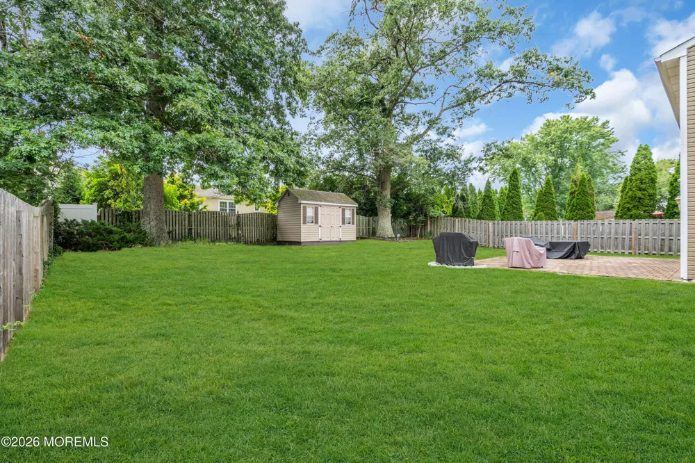 7 Moss Haven Way Howell, NJ 07731
