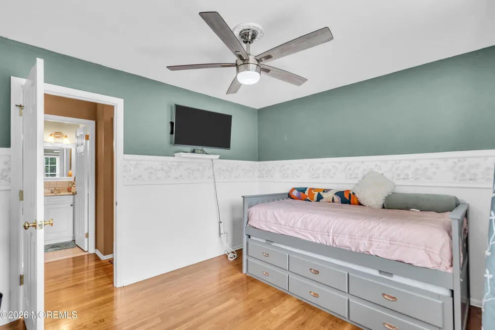 7 Moss Haven Way Howell, NJ 07731