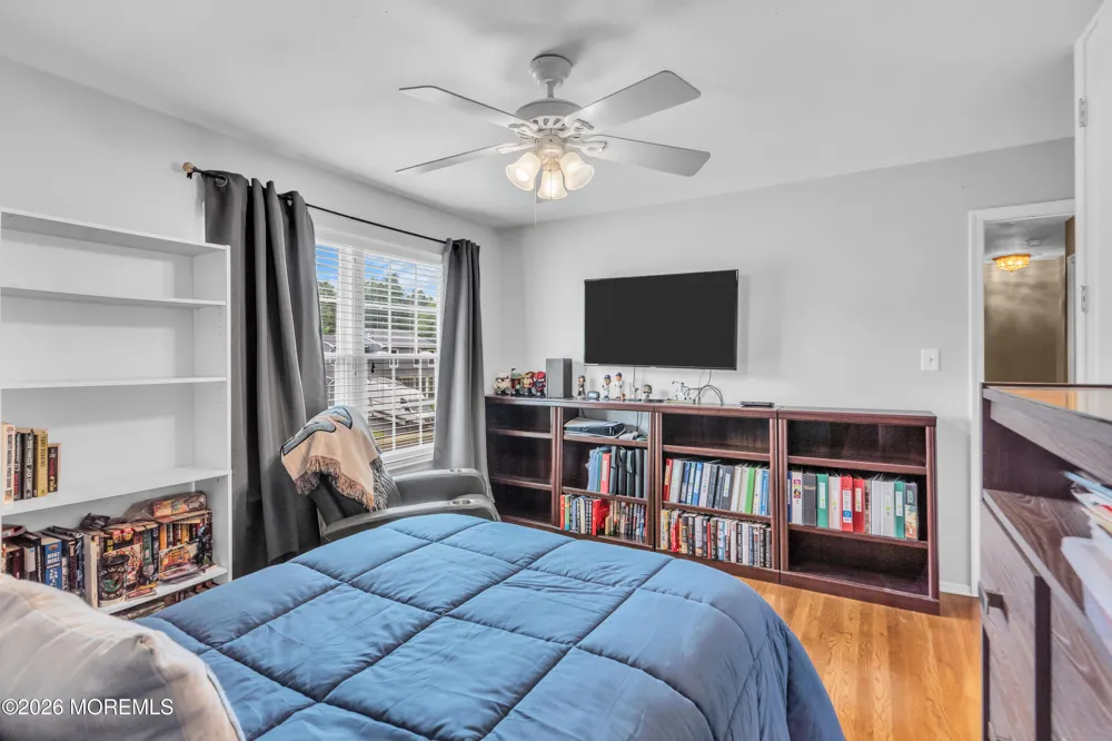 7 Moss Haven Way Howell, NJ 07731