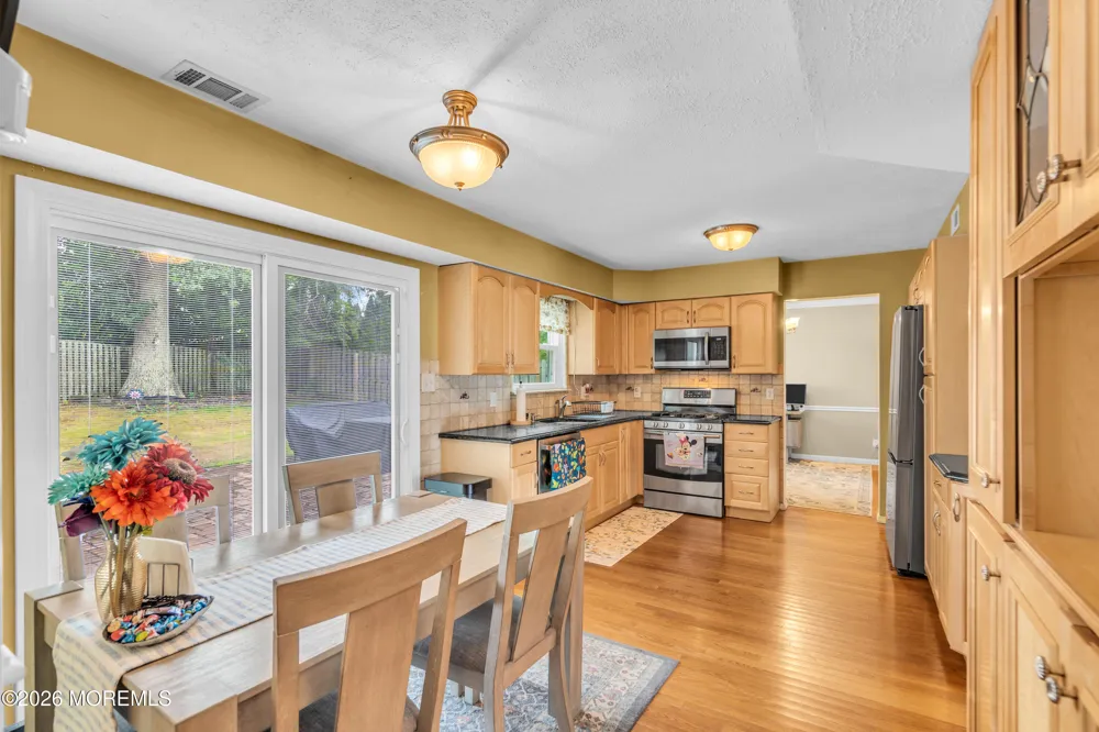 7 Moss Haven Way Howell, NJ 07731