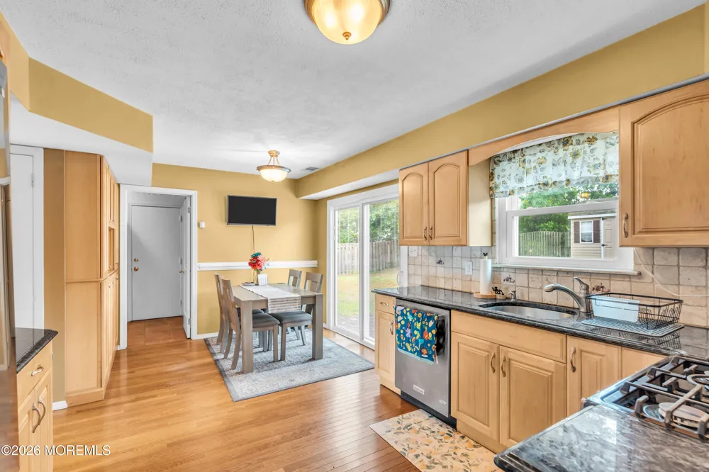 7 Moss Haven Way Howell, NJ 07731
