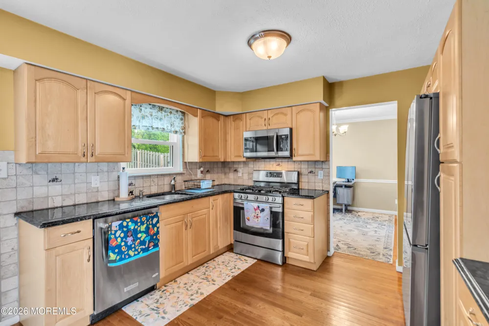 7 Moss Haven Way Howell, NJ 07731