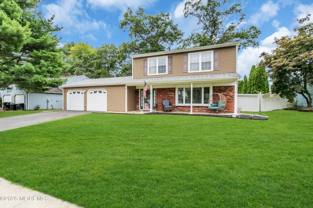 7 Moss Haven Way Howell, NJ 07731
